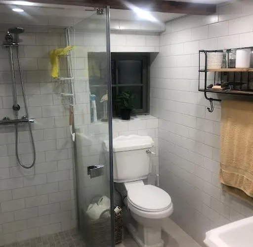 Hopesgate - * Roscrea